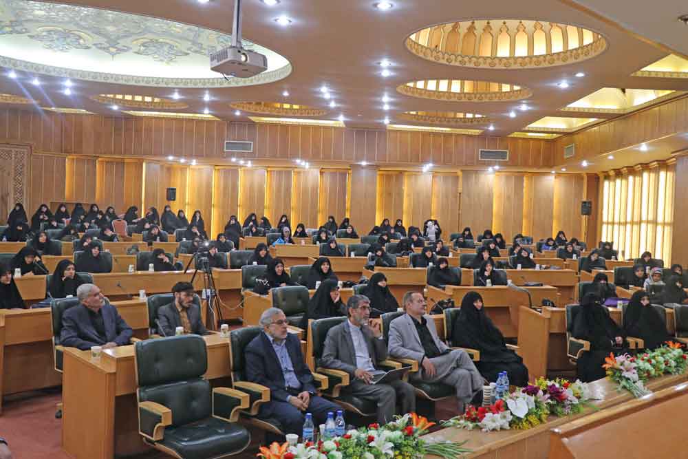 همایش «پیامهای جهانی اربعین» برگزار شد. همایش «پیامهای جهانی اربعین» برگزار شد.