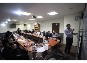 «معنا، کاربرد و افعال گفتاری در فلسفه زبان و اصول فقه» «معنا، کاربرد و افعال گفتاری در فلسفه زبان و اصول فقه»